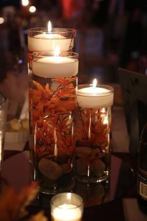 Fall Candle Decor, Thanksgiving Candles, Thanksgiving Dinner Table, Thanksgiving Decorations Diy, Apartment Decoration, Autumn Decoration, Fall Thanksgiving Decor, Pumpkin Centerpieces, Thanksgiving Centerpieces