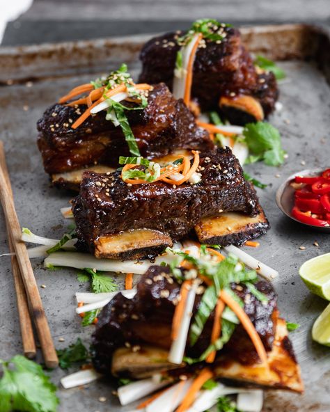 Beef Short Rib Recipes Oven, Short Ribs In Oven, Short Rib Recipes Oven, Asian Short Ribs, Ribs Recipe Oven, Tangy Slaw, Oven Roast Beef, Short Ribs Slow Cooker, Ribs In Oven