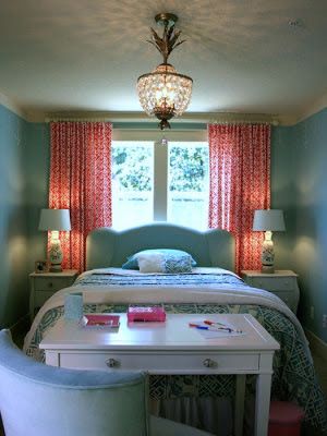 interior design Bed In Front Of Window, Blue Teen Girl Bedroom, Small Bedroom Furniture, Small Bedroom Designs, Woman Bedroom, Teenage Bedroom