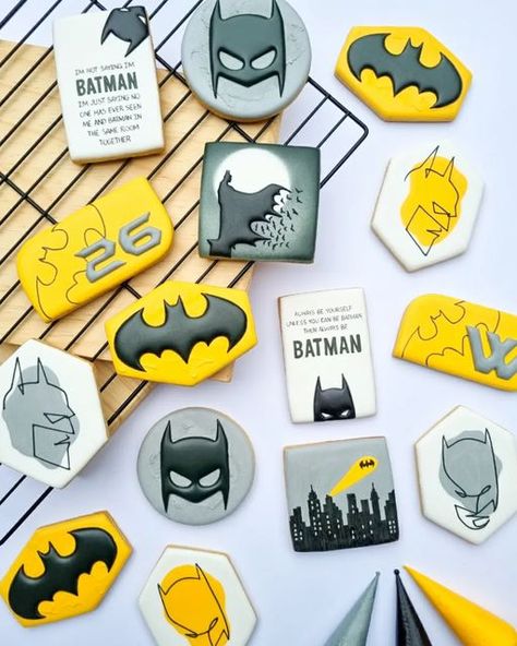 Batman Birthday Cookies, Batman Sugar Cookies, Batman Cookies Decorated, Marvel Cookies Decorated, Hulk Cookies, Creative Pastries, Batman Cookies, Lego Cookies, 1 Cookies