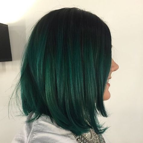 black to green ombre bob                                                                                                                                                     More Dark Ombre Hair, Black Hair Ombre, Colourful Hair, Ombré Hair, Ombre Hair Color, Hair Inspo Color, Grunge Hair, Undercut, Green Hair