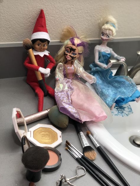 Elf Exit Ideas, Elf On The Shelf Pranks, Elf On The Shelves, Elf Ideas Easy, Elf Magic, Awesome Elf On The Shelf Ideas, The Elf On The Shelf, Elf Activities, Xmas Elf