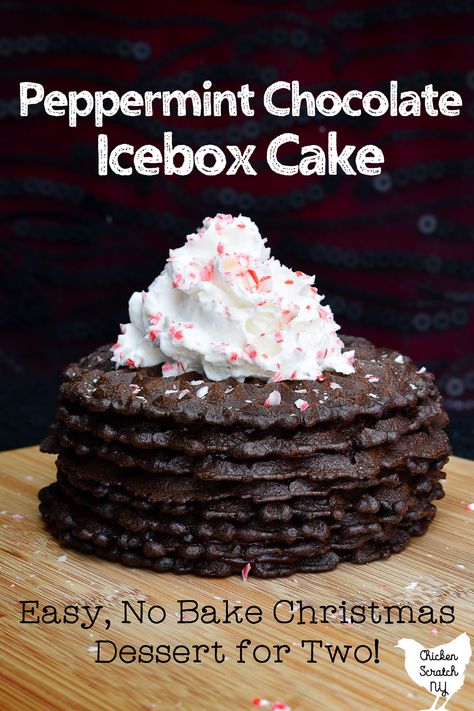 This easy Chocolate Peppermint Icebox care is the perfect Christmas dessert for two. If you can make instant pudding you can pull this off! Quick Holiday Treats, No Bake Christmas, Icebox Cakes, Perfect Christmas Dessert, Icebox Cake Recipes, Dessert For Two, Candy Cakes, Icebox Cake, Christmas Dessert