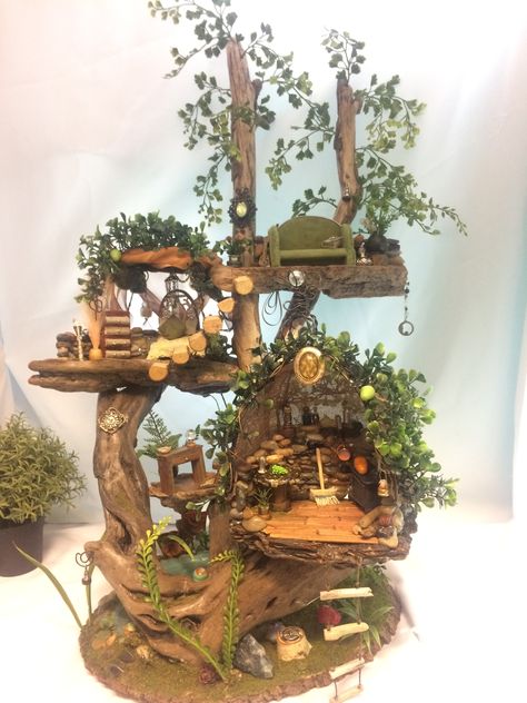 Miniature Tree Houses, Fairy House Made From Nature, Tree House Doll House, Fairy Garden Tree House, Fairy Houses In Trees, Diy Fairy Tree House, Fairy House Forest, Fairy House Design, Homemade Fairy Houses Diy