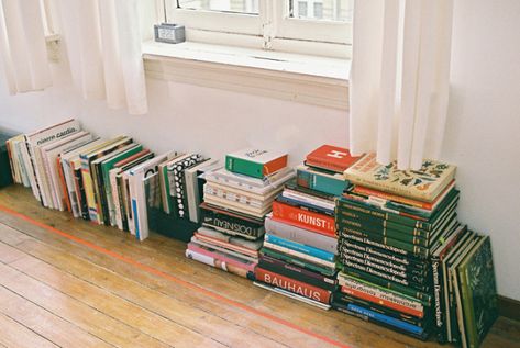 Book Storage, Design Del Prodotto, Stack Of Books, Modern Retro, Room Inspiration, Bookshelves, Belgium, Bookcase, Literature