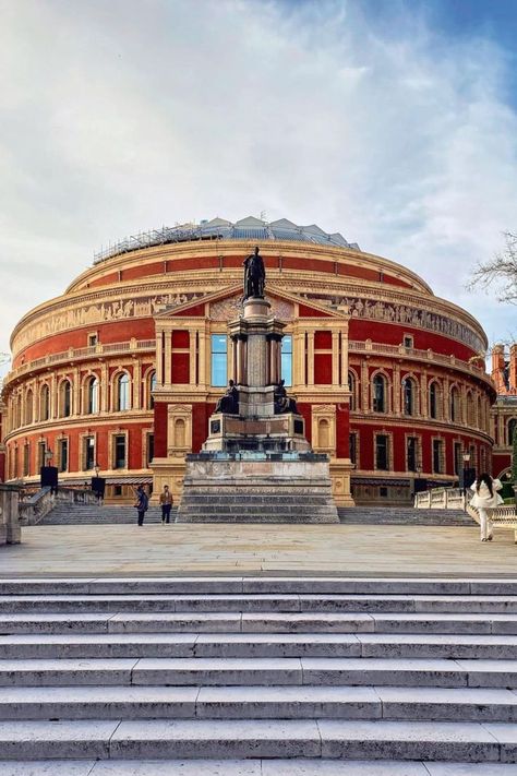 London Travel tips- Royal Albert Hall Victoria Series, Concert Venues, London Itinerary, The Royal Albert Hall, Travel Guide London, London Attractions, Concert Venue, Famous Buildings, London Outfit