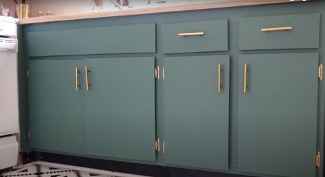 Metal Cabinet Makeover Kitchen, Paint Flat Kitchen Cabinets, Adhesive Paper For Cabinets, Diy Wallpaper Kitchen Cabinets, Wrap Kitchen Cabinets Vinyl, Kitchen Cabinet Removable Wallpaper, Vinyl Wrap Kitchen Cabinets Diy, Flat Front Cabinets Makeover, Removable Wallpaper Kitchen Cabinets