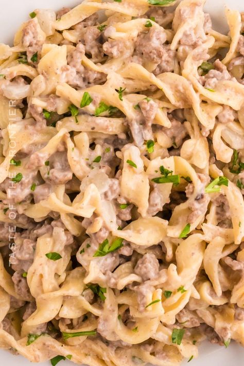 Beef Stroganoff Stove Top, Easy Beef Stroganoff, Beef Stroganoff Recipe, Beef Stroganoff Easy, Ground Beef Stroganoff, 30 Min Meals, Stove Top Recipes, Stroganoff Recipe, Easy Family Dinners