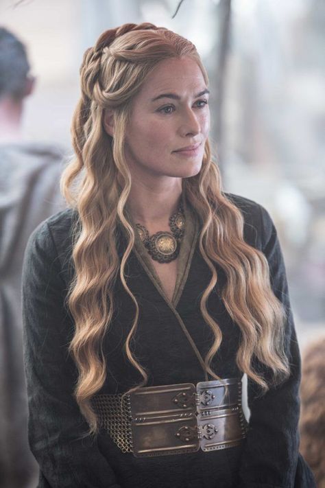 Cercei Lannister, Jeweled Hair Accessories, Medieval Hairstyles, Jaime Lannister, Cersei Lannister, Gra O Tron, Game Day Hair, Athletic Hairstyles, Sansa Stark