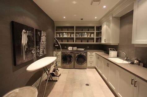 Apartment Laundry Room, Game Room Ideas, Stylish Laundry Room, Dream Laundry Room, Large Laundry Rooms, Modern Laundry Rooms, Laundry Room Inspiration, Laundry Room Remodel, House Construction Plan