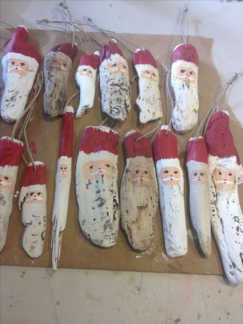 Juleverksted For Barn, Driftwood Crafts, Navidad Diy, Santa Ornaments, Driftwood Art, Handmade Christmas Ornaments, Noel Christmas, Christmas Deco, Xmas Crafts