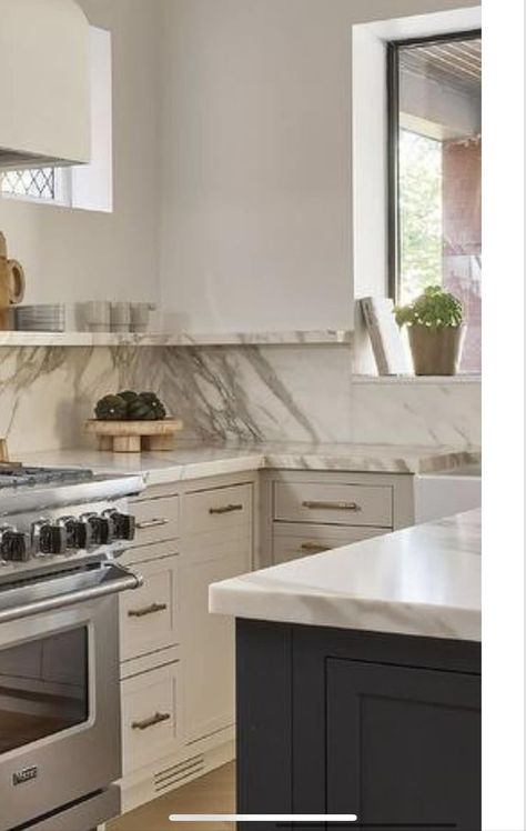 full height backsplash with shelf Countertop Ledge Kitchen, Granite Backsplash With Shelf, Kitchen Backsplash Ledge, Full Slab Backsplash, Full Height Backsplash Quartz, Slab Kitchen Backsplash, Slab Backsplash Kitchen, Seamless Backsplash, Solid Slab Backsplash