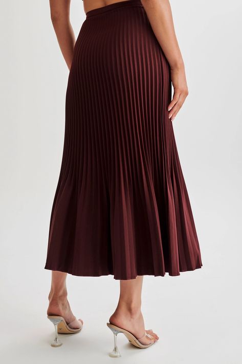 Brown midi skirt outfit