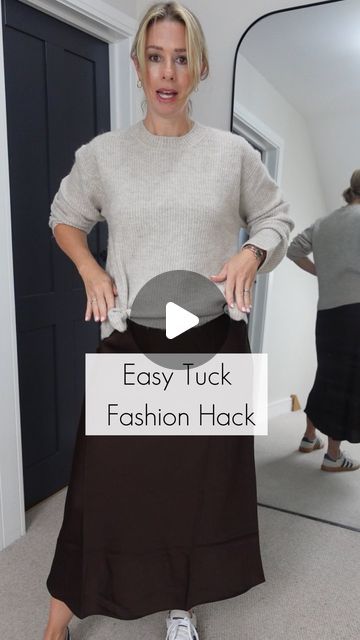 Faux Crop Top Hack, Sandwich Outfit Rule, How To Tuck In Shirt Without Bulk, Big Blouse Hack, How To Tuck In Sweater Women, Sweatshirt Tucking Hacks, Tuck In Shirt Hack, Best Way To Tuck In Shirt Women, How To Tuck Oversized Sweaters