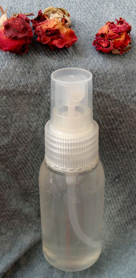 DIY Moisturizing & Curl Activating Spray: 1 oz water(bottled), 0.4 oz Rose Water, 0.1 oz Glycerin (optional, can be replaced with honey or agave nectar), 0.3 oz Fresh Aloe Vera Juice, 2 capsules Vitamin E Oil, 1 – 2 drops Essential Oil (optional) Diy Beauty Products, Diy Curls, Brown Spots Removal, Diy Sprays, Grow Long Hair, Diy Hair Care, Curl Cream, Hair Curly, My Chemical