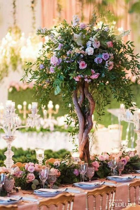 Enchanted Forest Centerpieces, Enchanted Forest Quinceanera Theme, Enchanted Forest Quinceanera, Garden Centerpiece, Enchanted Garden Wedding, Deco Champetre, Tree Centerpieces, Enchanted Forest Wedding, Enchanted Wedding