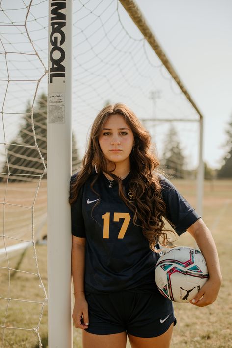 Soccer Goalie Picture Ideas, Soccer Field Senior Pictures, Soccer Picture Day Poses, Soccer Sr Pictures, Senior Soccer Pictures Ideas, Soccer Team Poses Photo Ideas, Soccer Photo Shoot Ideas, Sibling Soccer Pictures Photo Ideas, Senior Pictures Soccer Poses