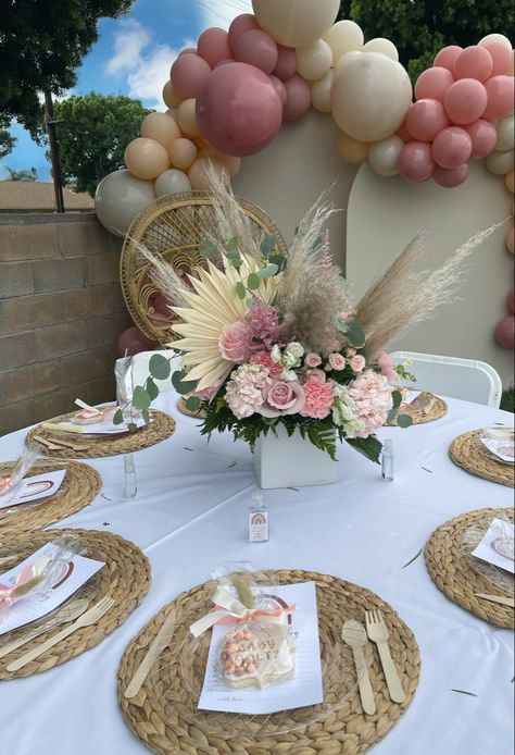 Girl Babyshower Decoration Ideas, Boho Birthday Centerpiece Party Ideas, Pink Boho Birthday Party, Boho Sprinkle Shower Ideas, Boho Rainbow Gender Reveal Party, Boho Shower Decorations, Boho Bautizo Decor, Baby Shower Themes Girl Boho, Boho Babyshower Ideas