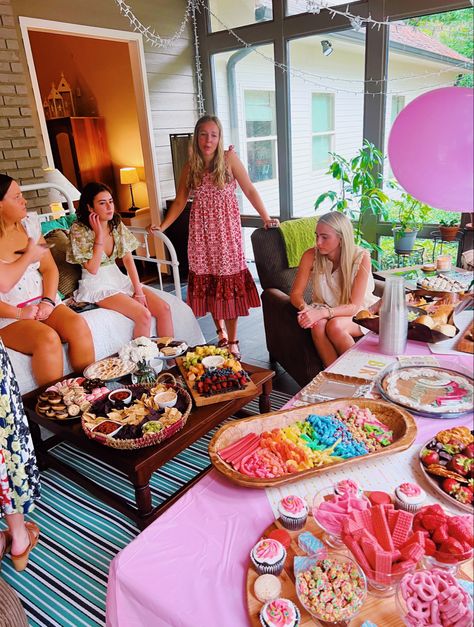 #charcuterieboardideas #aesthetic #preppy #birthday #party #partyfood #cute #deserts #sweet16 #sweet17 Preppy Summer Birthday Party, Party Planner Aesthetic, Preppy Graduation Party, Preppy Pool Party, Preppy Dinner, Preppy Birthday Party, Preppy Bday, Birthday Tips, Beach Party Food