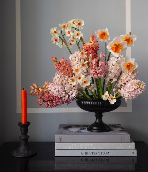 VALENTIN on Instagram: “Happy Saturday... 🧡 Hyacinths: Apricot Passion, Odysseus, Gypsy Queen, China Pink and Prince of Love. Narcissus: Professor Einstein and…” Hyacinth Arrangement, Flowers Business, Flower Aesthetics, Dreamy Flowers, Arrangement Ideas, Table Scapes, Bright Florals, Language Of Flowers, Floral Inspiration