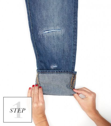 How+To+Cuff+Your+Jeans+Like+A+Pro+via+@WhoWhatWear How To Cuff Jeans, Cuffed Jeans Outfit, How To Fold Jeans, Folding Jeans, Boyfriend Jeans Outfit, Boyfriend Jeans Style, Ankle Boots With Jeans, Rolled Cuff Jeans, Rolled Jeans