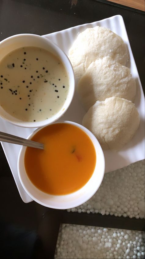 Idly Snap, Aesthetic Indian Food Pictures, Idli Sambar Snapchat Story, Indian Food Snapchat Story, Idli Sambar Snapchat, Christmas Party Food Appetizers, Idli Sambar, Best Christmas Appetizers, Foodie Pics