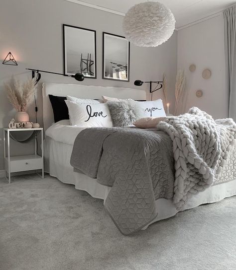 35+ Chic Boho Bedroom Ideas that are Totally Dreamy – May the Ray Glam Gray Bedroom, Scandi Hygge, Design Ložnic, Princess Palace, Grey Bedroom Decor, Boho Style Bedroom, Bedrooms Ideas, Bedroom Walls, House Bedroom