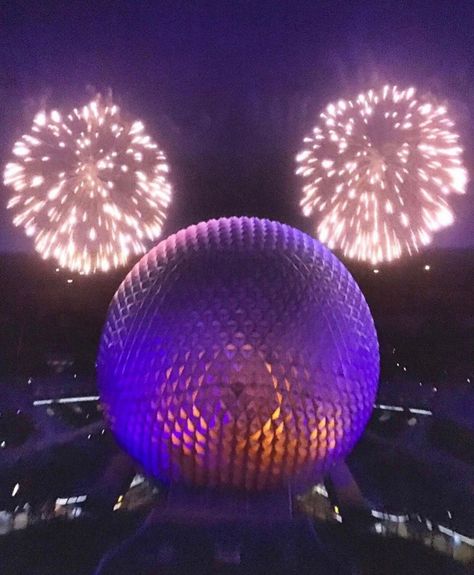 Disney Food Blog on Instagram: “Come ride Soarin’ with us! Swipe to watch the full show ✈️!” Disney Parque, Disney Cute, Disney World Pictures, Disney Wallpapers, Disney World Epcot, Disney Orlando, Disney Photography, Disney Epcot, Disney Side