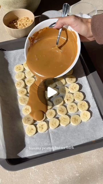 Laura Lee on Instagram: "banana peanut butter bark 🥜🍫 such a yummy treat i used slightly too much peanut butter but it turned out so good either way. thank you @lindsay.keosayian for the inspo  ingredients: bananas, peanut butter, chocolate, chopped peanuts, and salt flakes" Peanut Butter Wrap Ideas, Peanut Butter And Banana Quesadilla, Peanut Butter Party Theme, Ways To Eat Peanut Butter, Banana Peanut Butter Chocolate Bark, Ways To Use Peanut Butter, Banana Bark Recipe, Banana And Peanut Butter Snack, Peanut Butter Chocolate Bark