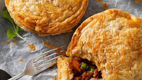 Take your taste buds on a trip to Morocco with these luscious lamb pies. TIP: For a shortcut, buy slow-cooked shredded lamb at the supermarket. Slow Cooked Moroccan Lamb, Lamb Pie, Crockpot Meal, Moroccan Lamb, Moroccan Dishes, Meat Pies, Slow Cooked Lamb, Lamb Dishes, Moroccan Food