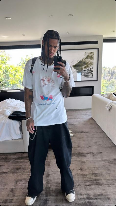 Nba Fits, Jordan Clarkson, Nba Outfit, Black Men Street Fashion, Street Fashion Men Streetwear, Mens Braids Hairstyles, Men Streetwear, Mens Braids, Mens Fashion Streetwear