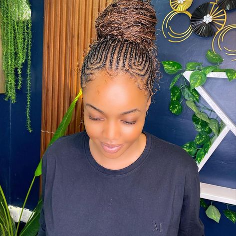 Have you tried Ghana weaving shuku hairstyles for ladies? If not, borrow some braiding ideas from this post and be the first to stand out with a unique style. Latest Shuku Hairstyle, Ghana Weaving Braids Hairstyles, Beautiful Ghana Weaving Hairstyles, Ghana Braids Hairstyles 2024, Ghana Weaving Hairstyles 2024, African Braids Hairstyles 2024, Ghana Weaving Hairstyles All Back, Shuku Hairstyle Natural Hair, Shuku Hairstyles With Attachment