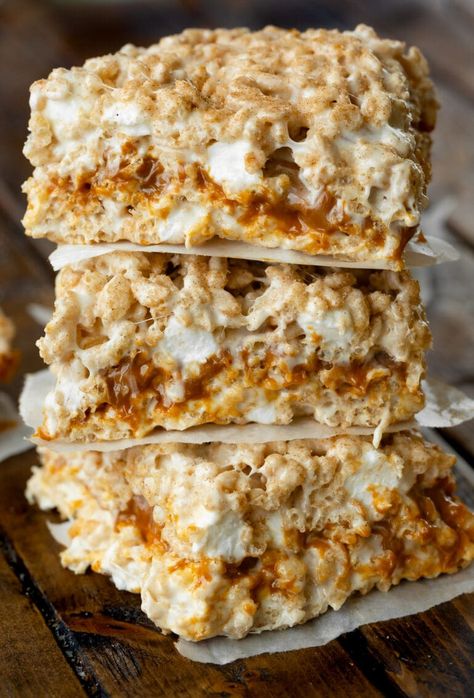 Krispie Treats Recipe, Lake Food, Camping Recipes, Rice Crispy Treats, Läcker Mat, Summer Camping, Rice Krispie Treats, Crispy Treats, Rice Krispie