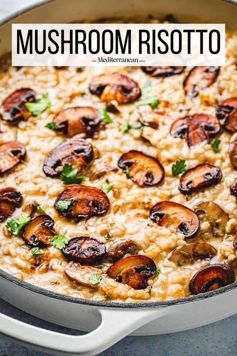 Risotto Ideas, Italian Board, Risotto Recipes Easy, Risotto Dishes, Mushroom Risotto Recipes, Baked Mushrooms, The Mediterranean Dish, Traditional Italian Dishes, Risotto Recipe