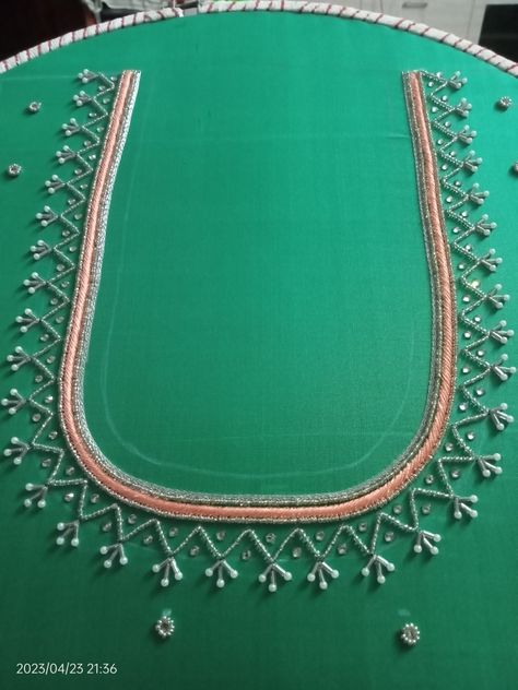 Simple Zari Work Blouse Designs, Zari Work Blouse Designs, Blouse Neck Design, Work Blouse Designs, Aari Designs, Maggam Works, Aari Work Blouse, Blouse Neck, Blouse Neck Designs