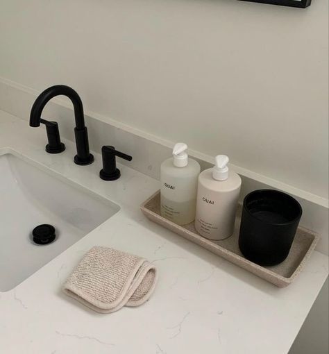 aaron warner Miami Apartment, Bathroom Stuff, House Vibes, House Organisation, Minimalist House, Apartment Aesthetic, Apartment Decor Inspiration, Bathroom Inspo, Dream Apartment