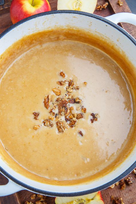 Creamy Maple Brie and Cheddar Apple Soup with Walnut-Oat Granola Maple Brie, Apple Soup Recipes, Soup Chowder, Fall Dinners, Vegetable Pie, Vegetarian Main Course, Apple Soup, Chowder Soup, Fall Soups