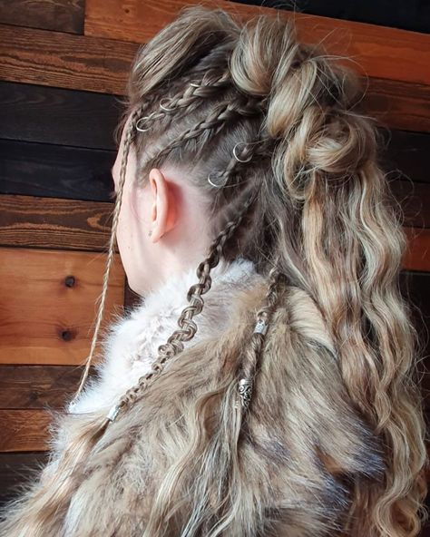 Viking Hairstyles Female, Badass Haircut, Classic Braids, Viking Hairstyles, Braids Easy, Elegantes Makeup, Viking Braids, Viking Wedding, Thin Hair Styles For Women