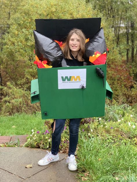 Dumpster fire costume 🔥 Fun Halloween Party Food, Group Halloween Costume Ideas, Fire Costume, Themed Halloween Costumes, Teen Halloween, Halloween Scavenger Hunt, Group Party, Costumes For Teens, Dumpster Fire