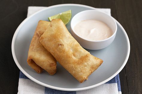 Mini Chicken Chimichanga Recipe Mini Chimichangas, Easy Mexican Appetizers, Mexican Appetizers Easy, Appetizers Chicken, Mexican Food Recipes Appetizers, Chicken Chimichangas, Mexican Night, Mexican Appetizers, 13 Birthday