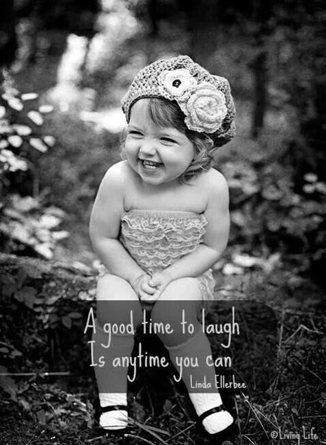 Laughter Quotes, Jolie Photo, Just Smile, To Laugh, On The Ground, Happy People, A Quote, I Smile, Little People