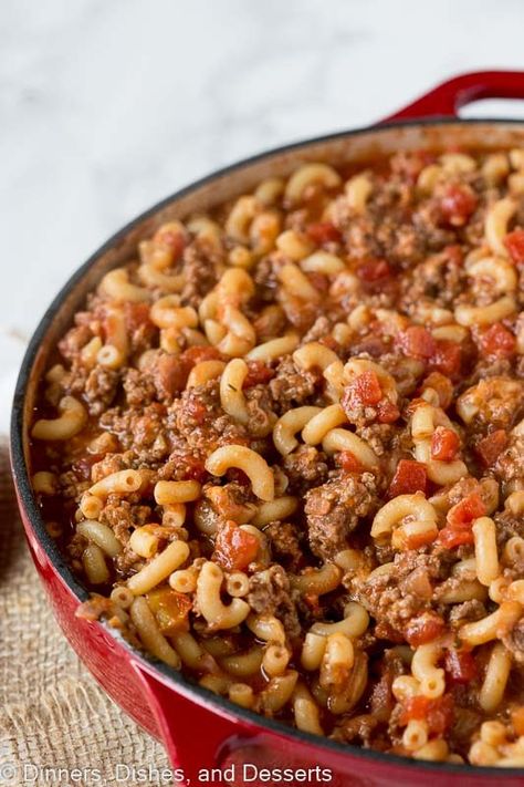 Goulash Photography, Stovetop Goulash Ground Beef, Goulash Recipes Stove Top, Best Goulash Recipes Beef, Traditional Goulash, Hamburg Recipes, Best Goulash Recipes, Easy Goulash, Zucchini Carbonara