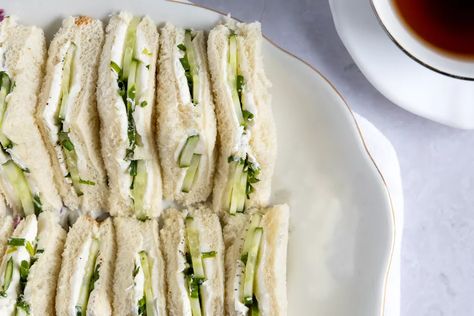 Cream Cheese Tea Sandwiches, Cucumber Tea Sandwiches Recipes, Cheese Tea Sandwiches, English Tea Sandwiches, Cucumber Cream Cheese, Cucumber Sandwiches Recipes, Cheese Tea, Tea Party Menu, Cream Cheese Sandwiches