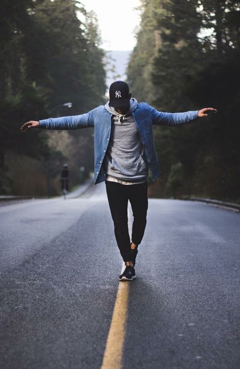 Rainy Photoshoot Ideas Men, Men Poses Photography Outdoor Nature, Road Photoshoot Ideas Men, Photo Shoot Ideas For Men Outdoor, Fashion Poses For Men, Outdoor Portrait Photography Poses Men, Photoshoot Ideas Men Outdoor, Mountain Poses Photo Ideas Men, Photography Posing Guide Men