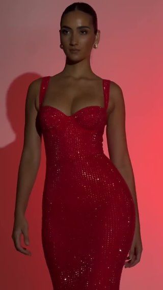 onVKClips Red Gala Dresses, Red Glitter Dress, Walking Video, Priscilla Ricart, Red Evening Gowns, Prom Dress Inspo, Oh Polly Dresses, Polly Dress, Oh Polly