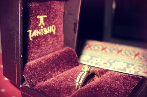 Diamond RIng For My Sister. #Tanishq Tanishq Rings, Tanishq Jewellery, Baby Tumblr, Gold Design, Girl Drawing, My Sister, Diamond Rings, Personalized Jewelry, Diamond Ring