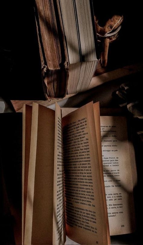 Book Aethstetic, Wand Aesthetic, Cozy Aesthetic Wallpaper, Dark Academia Widget, Wallpaper Books, Fantasy Literature, Arts And Crafts Storage, Dark Academy, An Open Book