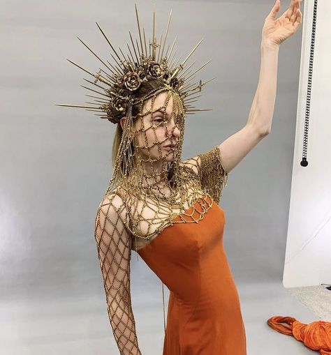 Rebecca Ferguson web on Twitter: "Rebecca Ferguson modelling the headpiece that was made for her costume as Lady Jessica by Hungarian designer Virag Kerenyi #Dune… https://t.co/BGI8HMJU5T" Lady Jessica, Dune Film, Bene Gesserit, Golden Dress, Rebecca Ferguson, Movie Costumes, Fantasy Clothing, Fantasy Fashion, Historical Fashion