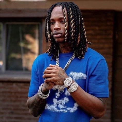 King Von Hair, King Von Live Wallpaper, King Von Rapper Aesthetic, Dread Hairstyles For Men, King Pic, King Von, Cheerleading Hairstyles, Rapper Style, Best Rapper Alive