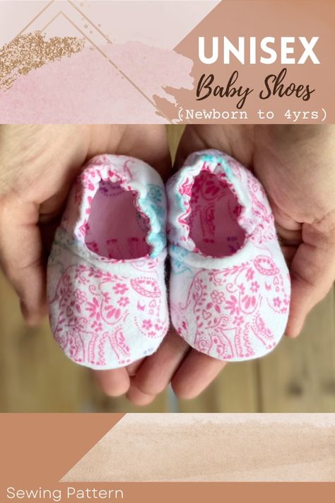 Unisex Baby Shoes sewing pattern (Newborn to 4yrs). This perfect scraps buster project is easy even for beginner sewers! These will make a perfect baby shower gift, baby/gender announcements photos, or great house slippers! Baby Booties Free Pattern, Handmade Baby Shoes, Baby Shoes Diy, Sew Baby, Diy Slippers, Toddler Slippers, Newborn Shoes, Baby Shoes Pattern, Printable Sewing Patterns